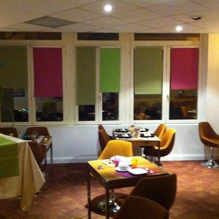 Logis Hotel De France Restaurant Le Lucullus منتوريلون المظهر الخارجي الصورة