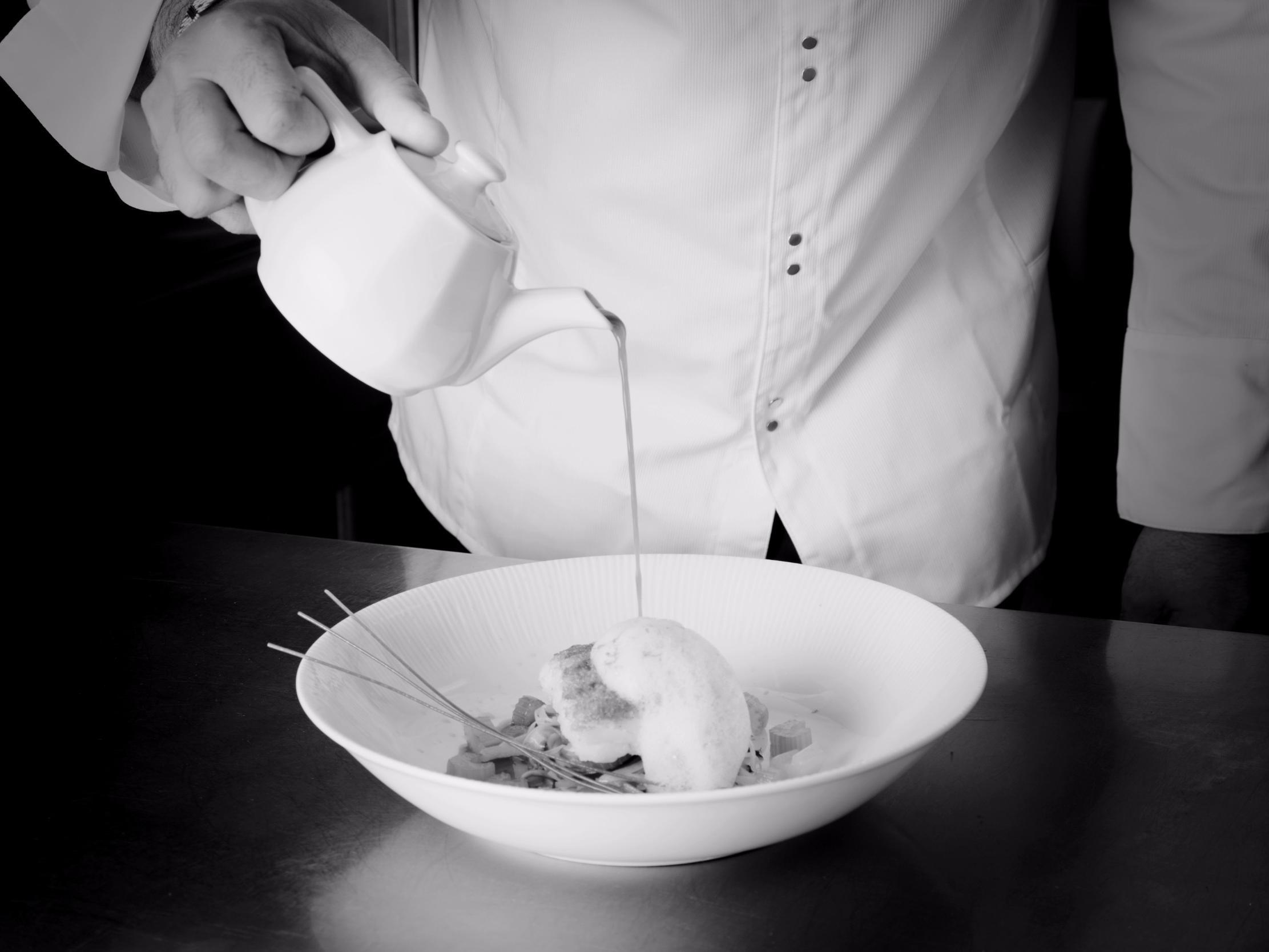 Logis Hotel De France Restaurant Le Lucullus منتوريلون المظهر الخارجي الصورة