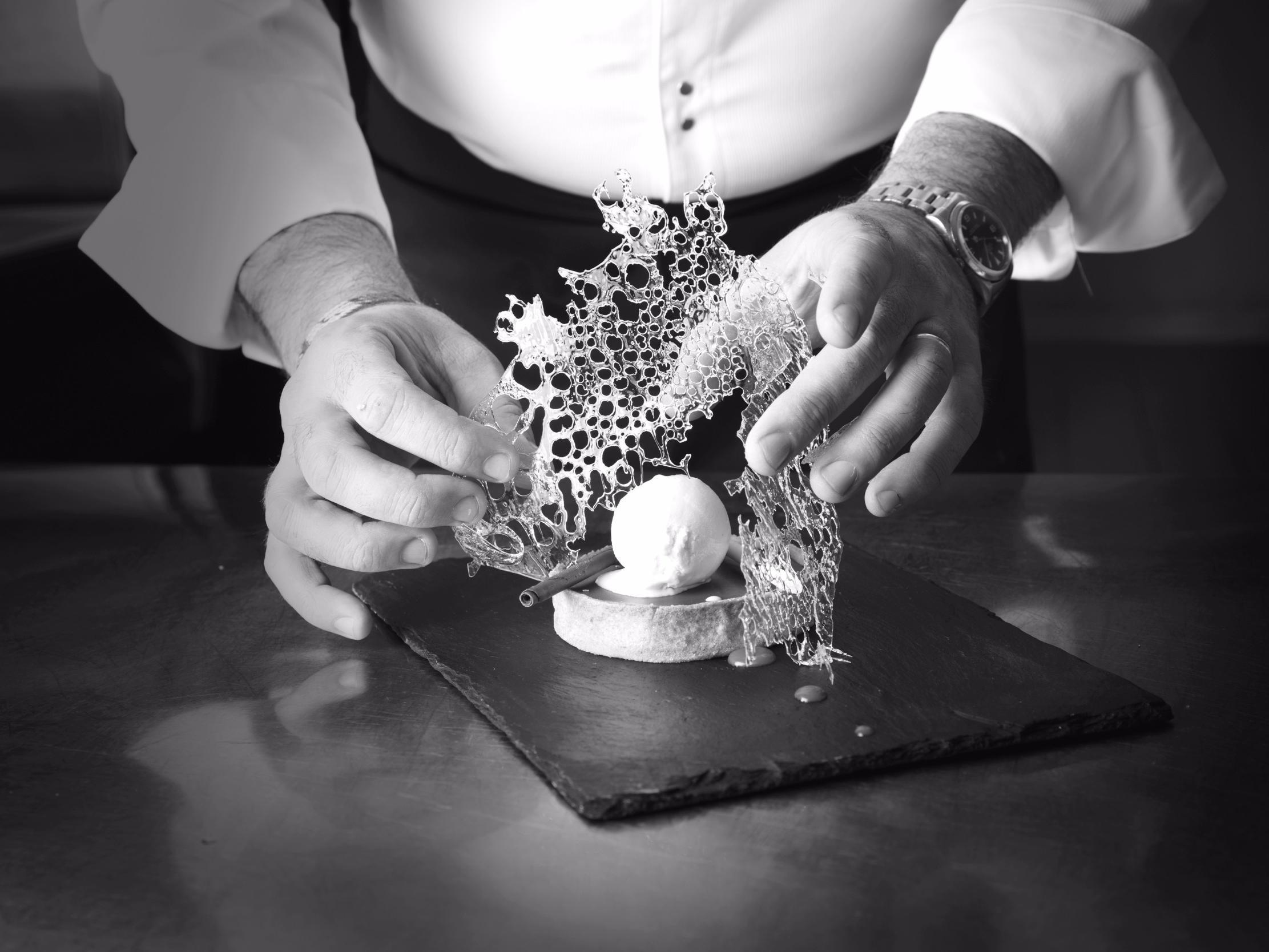 Logis Hotel De France Restaurant Le Lucullus منتوريلون المظهر الخارجي الصورة