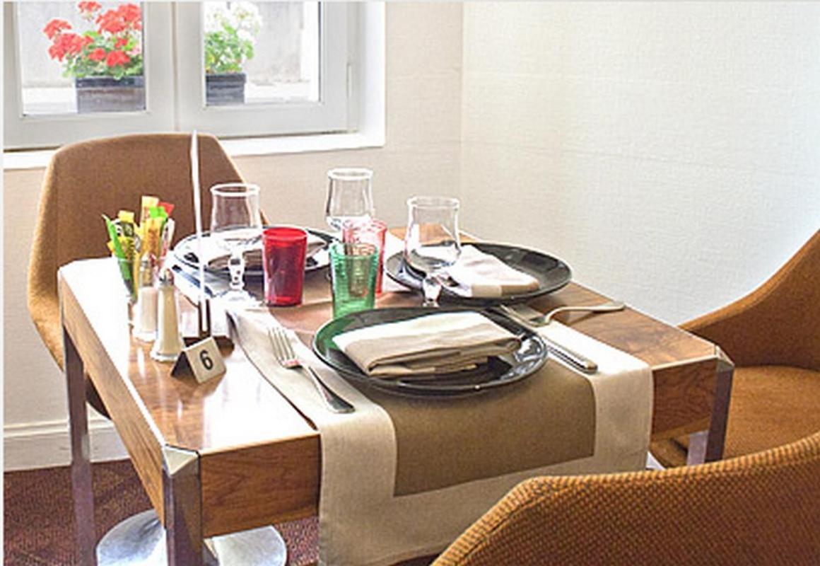 Logis Hotel De France Restaurant Le Lucullus منتوريلون المظهر الخارجي الصورة