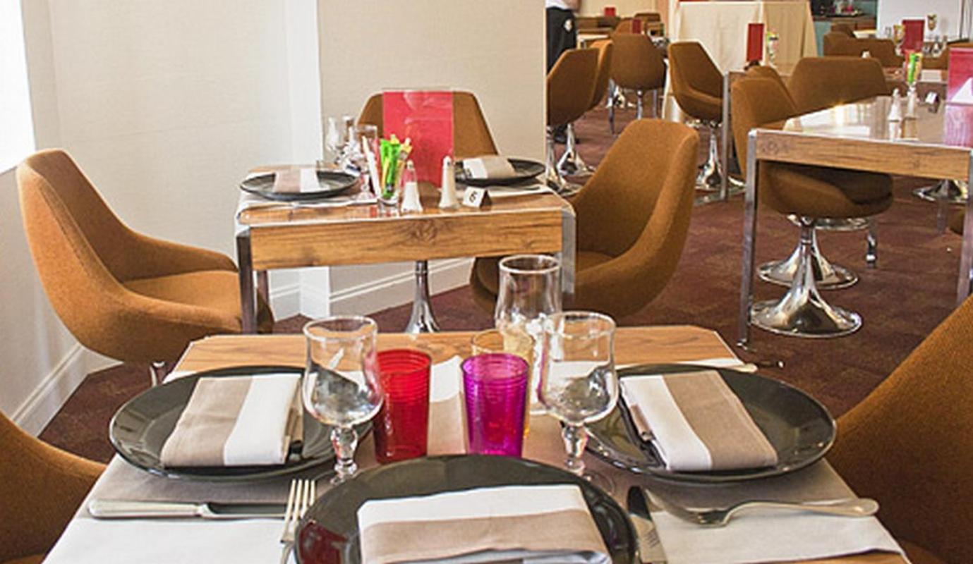 Logis Hotel De France Restaurant Le Lucullus منتوريلون المظهر الخارجي الصورة