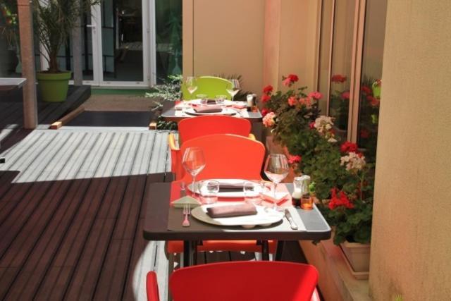 Logis Hotel De France Restaurant Le Lucullus منتوريلون المظهر الخارجي الصورة