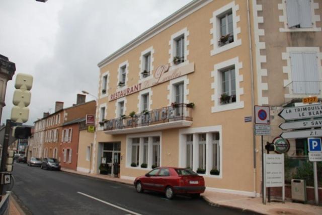 Logis Hotel De France Restaurant Le Lucullus منتوريلون المظهر الخارجي الصورة